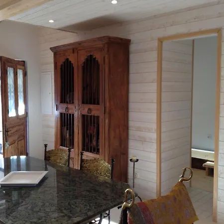 Hébergement de vacances Très Belle Maison De Campagne En Pierre De Grès *